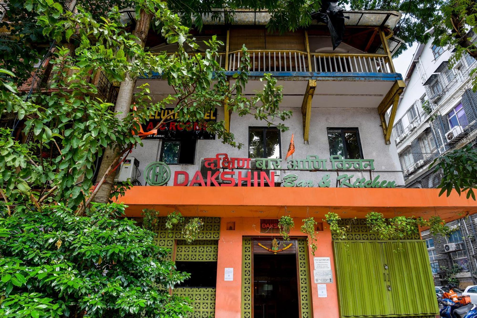 Hotel Deluxe Mumbai Bagian luar foto