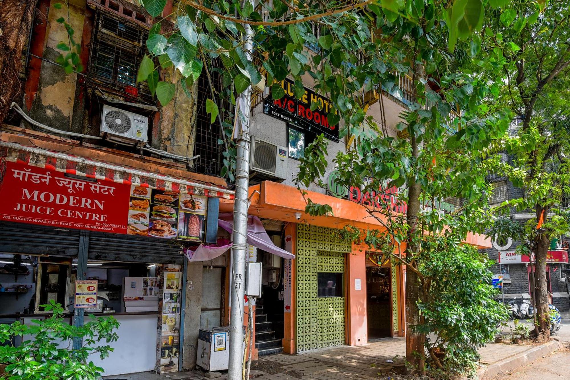 Hotel Deluxe Mumbai Bagian luar foto